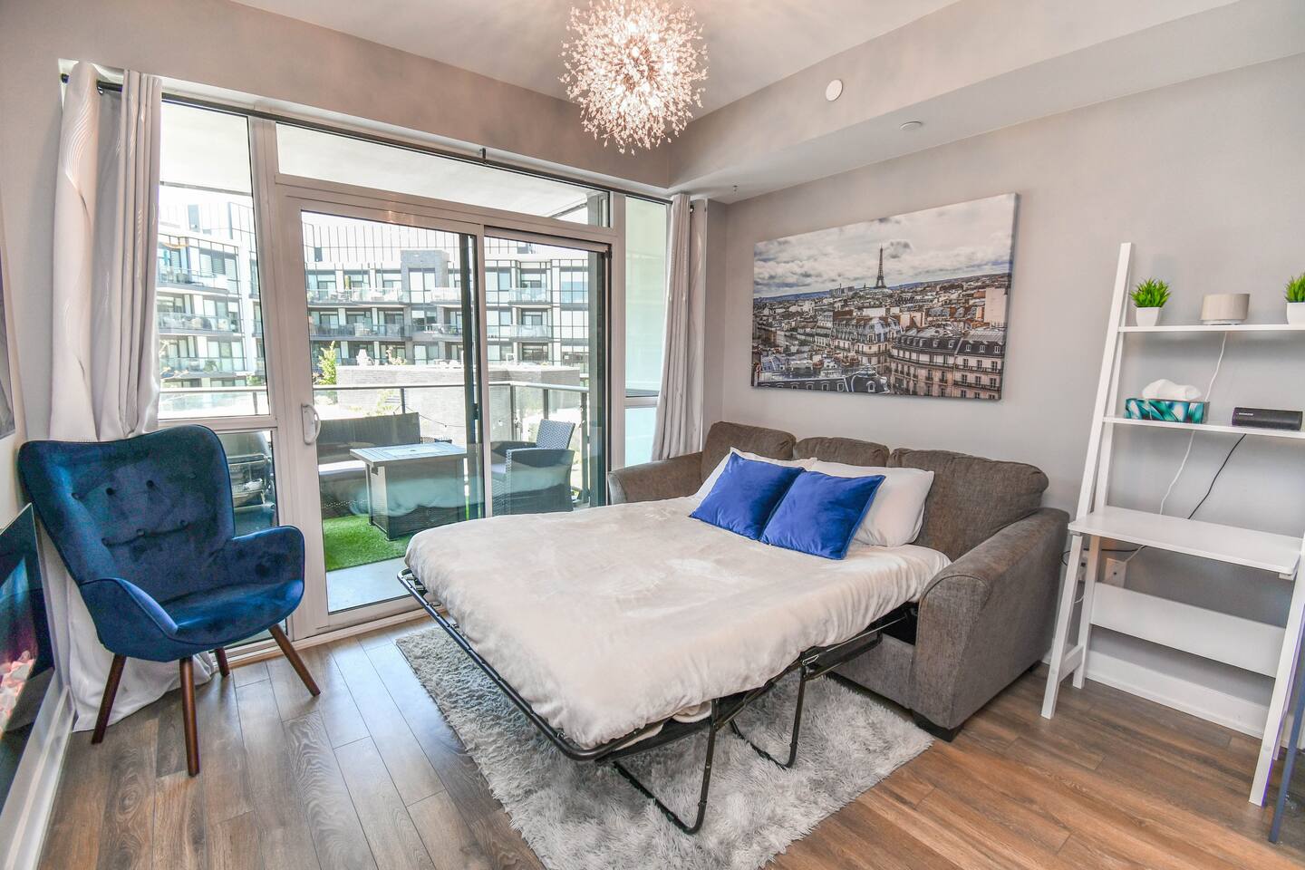 King Bed*Pool*Fireplace*BBQ*Smart TV