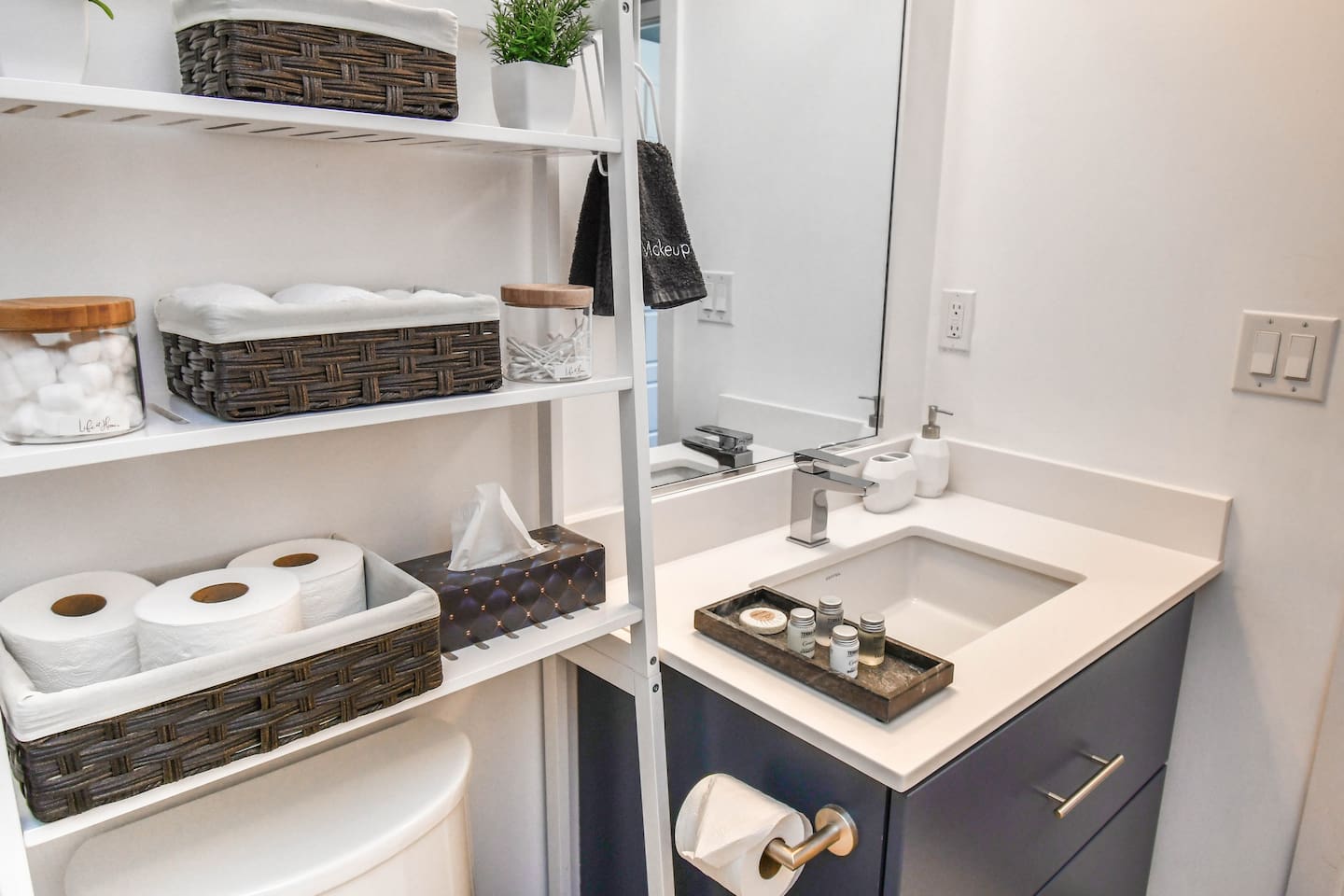 King Bed*Pool*Fireplace*BBQ*Smart TV