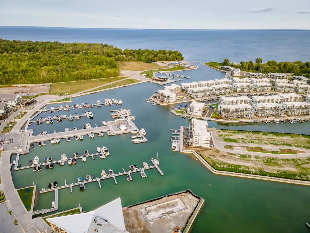 King Bed*Pool*Fireplace*BBQ*Smart TV