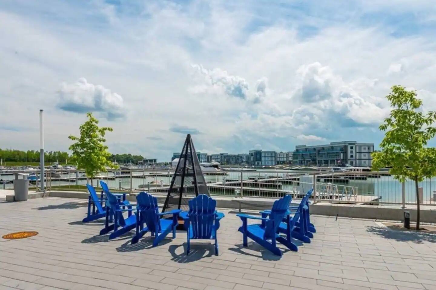 King Bed*Pool*Fireplace*BBQ*Smart TV