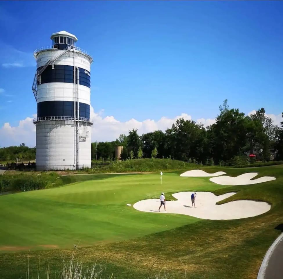 King Bed*Pool*Fireplace*BBQ*Smart TV