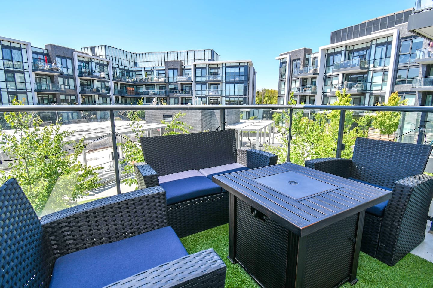 King Bed*Pool*Fireplace*BBQ*Smart TV