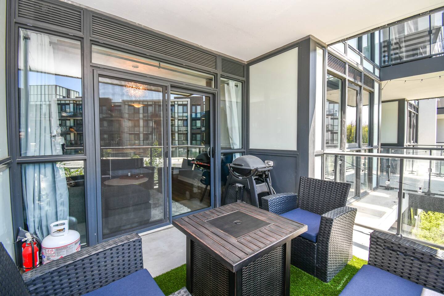 King Bed*Pool*Fireplace*BBQ*Smart TV