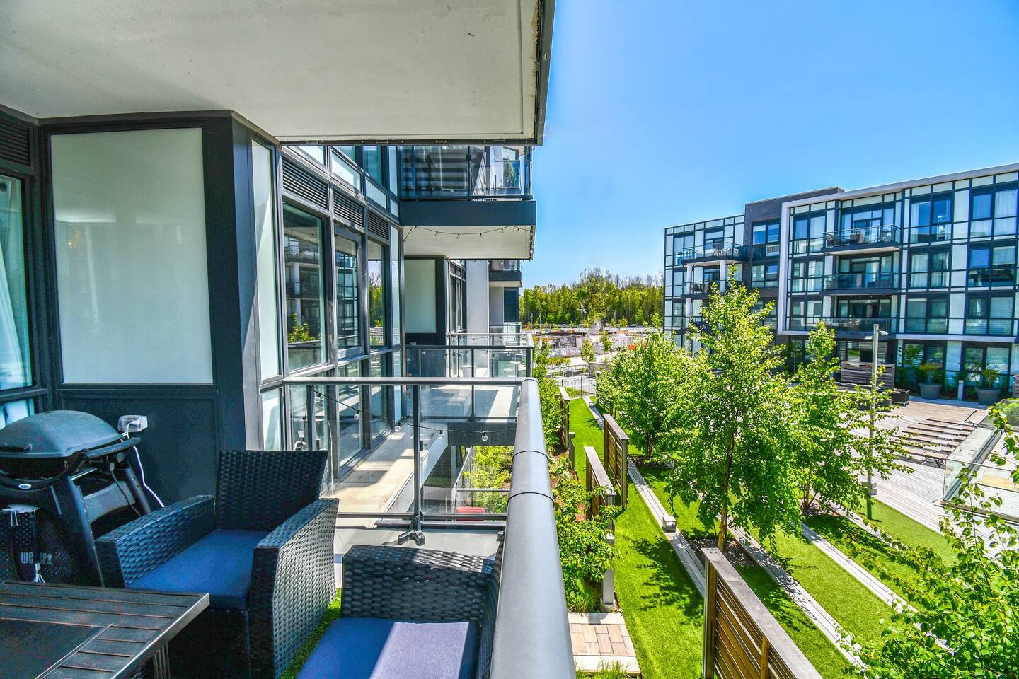 King Bed*Pool*Fireplace*BBQ*Smart TV