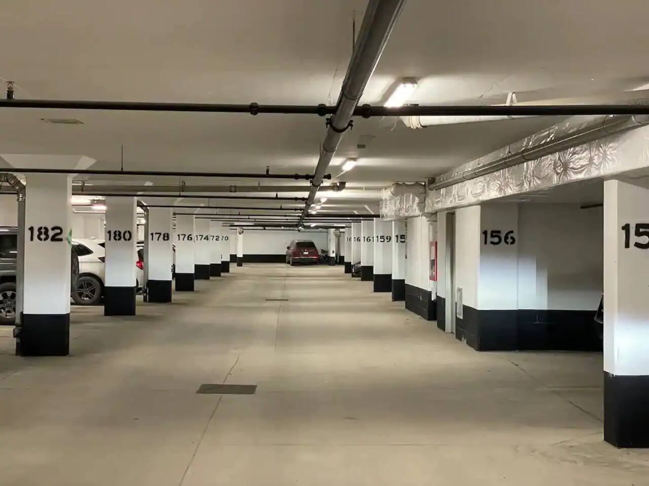 King Bed*Pool*Fireplace*BBQ*Smart TV