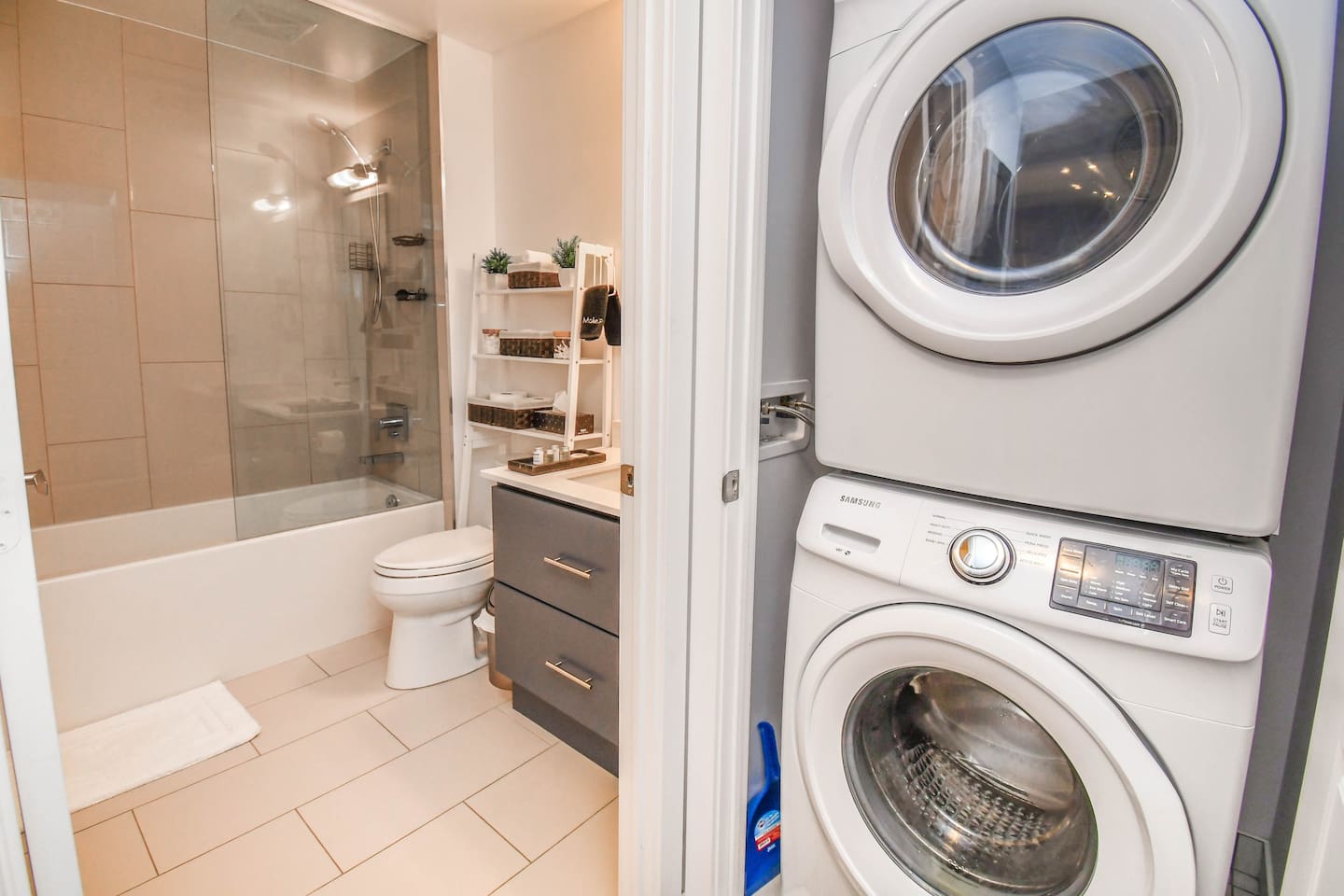 King Bed*Pool*Fireplace*BBQ*Smart TV