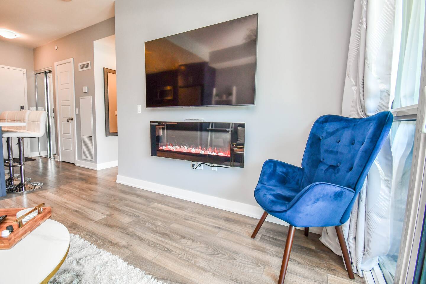 King Bed*Pool*Fireplace*BBQ*Smart TV