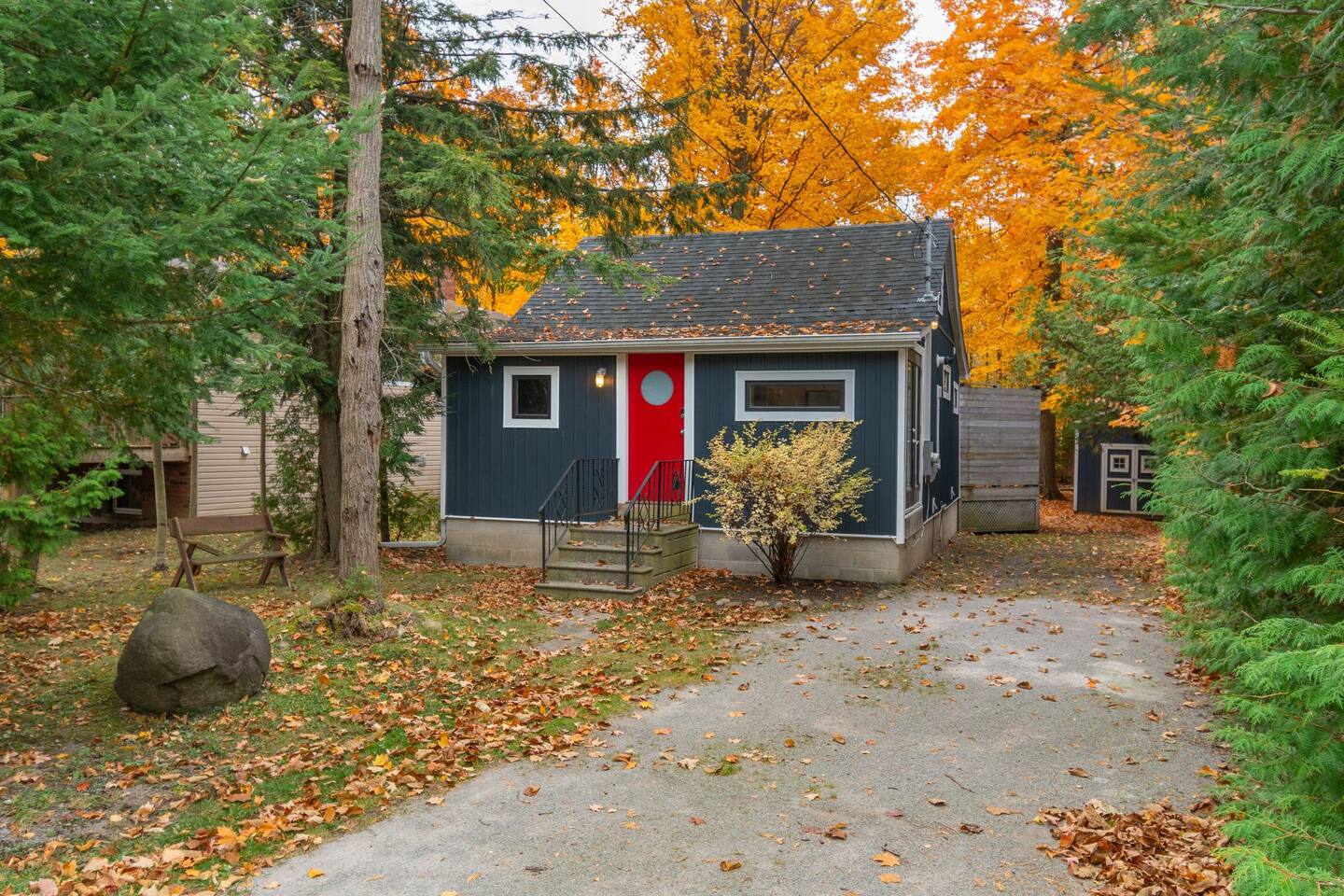 Cozy Cabin Retreat*Hot Tub*Fire
