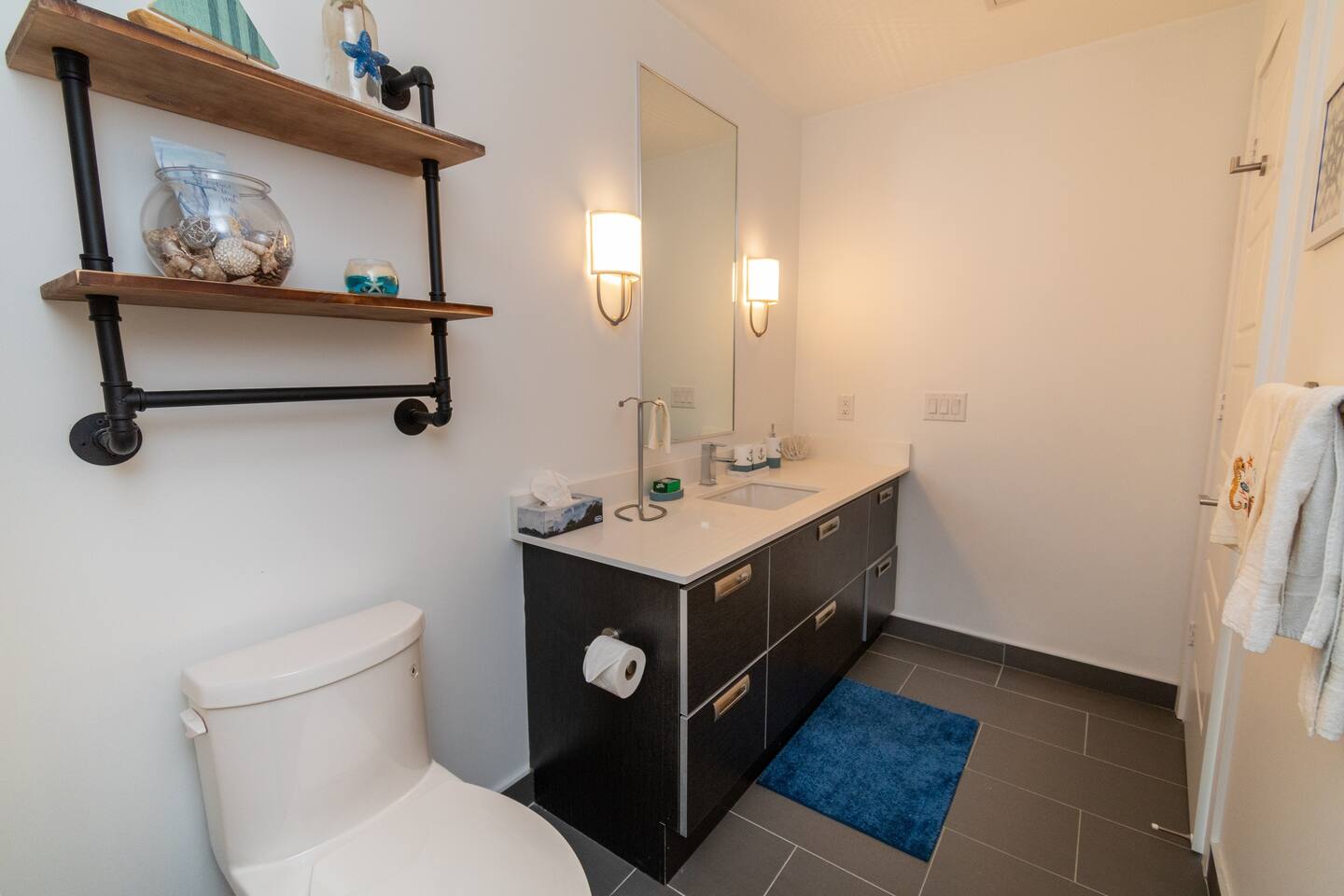 2 Bd Boardwalk Condo Patio Oasis