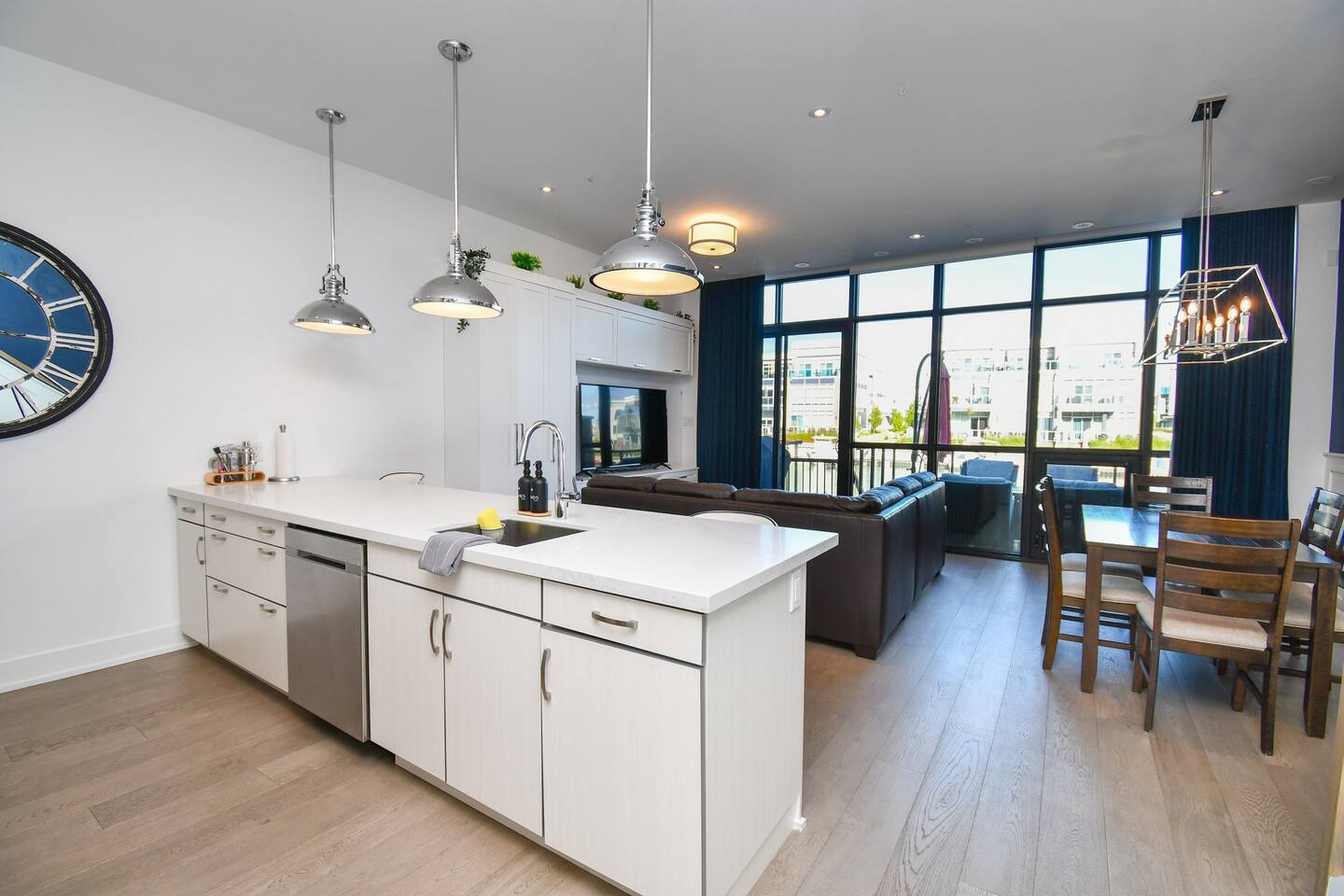 3 Bed Waterfront Townhouse +Dock