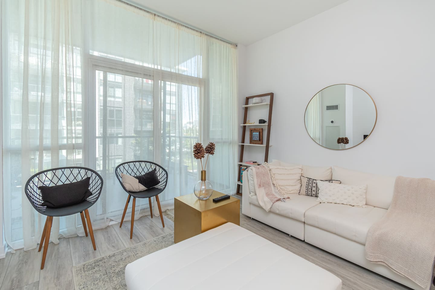 2 Bedroom Luxury Suite @ Friday Harbour Resort