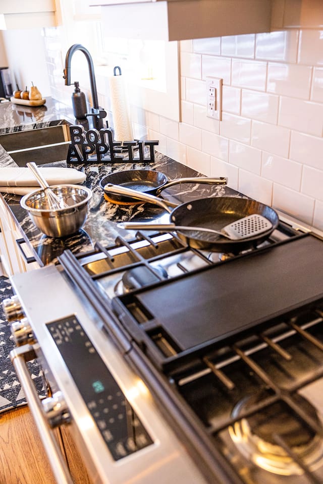 Relaxing Spa Getaway, Sauna, Hot Tub & Heated Pool